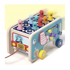 17183-kruzzel-20349-dreveny-slon-s-kladivom