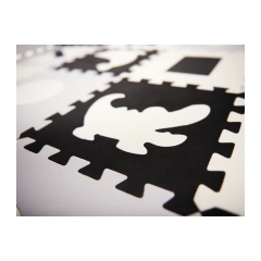 19951-penova-podlozka-puzzle-pre-deti-30-x-30-cm-cierno-sedo-kremove