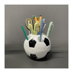 22722-maaleo-dekoracny-stojan-na-ceruzky-futbalova-lopta